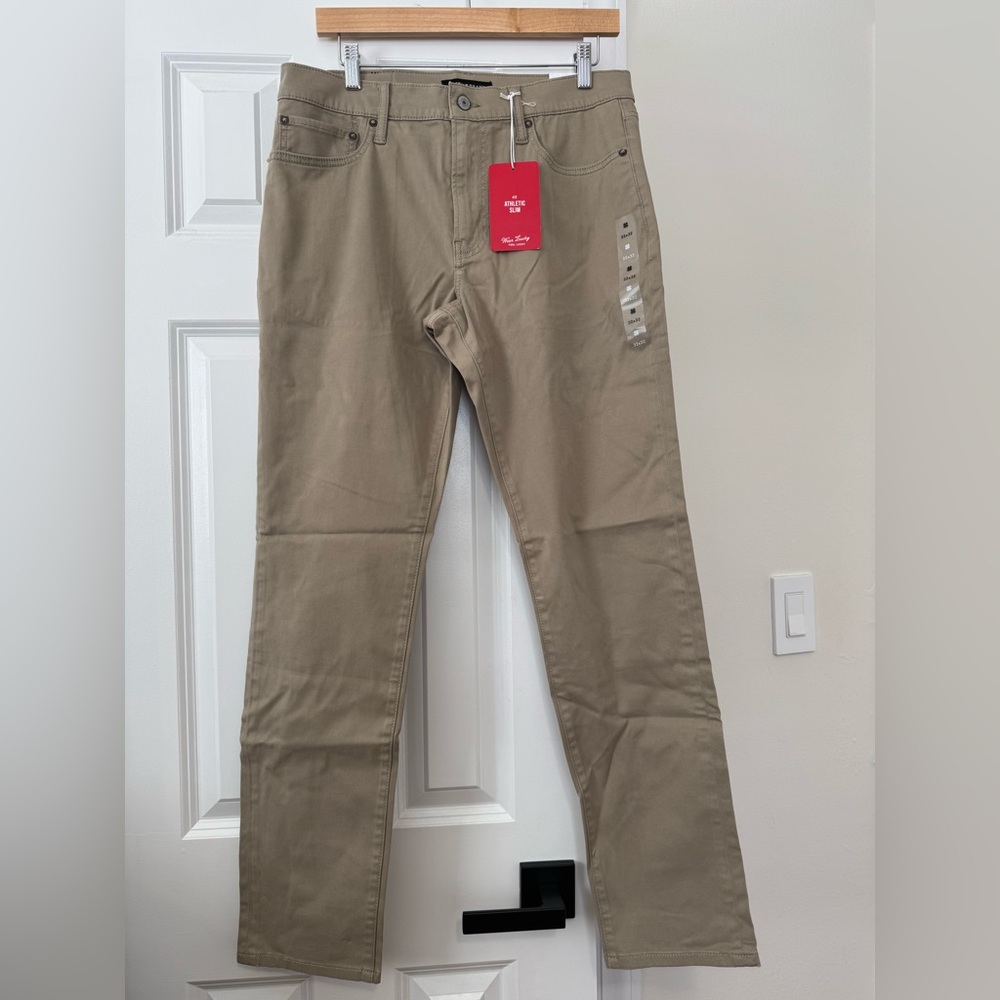 Lucky Brand Men's Khaki Pants